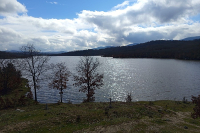 Bursa Büyükorhan Barajı taşıyor