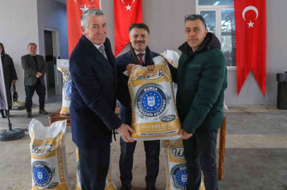 Büyükşehir’de üreticiye fidan ve tohum desteği