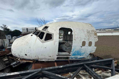 Bursa’da hurdacıdaki Boeing 747 uçak görenleri şaşkına çeviriyor