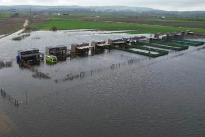 Bursa'da yüzen evler...Ulubat Gölü taştı, felaket havadan görüntülendi