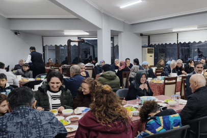 Göközder’den Anlamlı İftar: 20. Yıl Pastası Kesildi