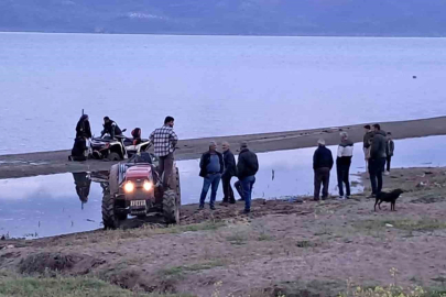 İznik’te ATV kuma saplandı, vatandaşlar seferber oldu