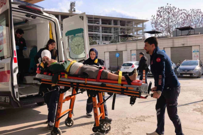 Motosiklet ile bisiklet çarpıştı, 3 kişi yaralandı